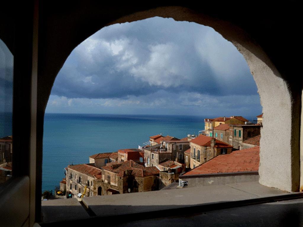شقة Residenza Matarazzo E Le Sue Soffitte كاستيلاباتي الغرفة الصورة